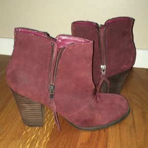 Maroon booties